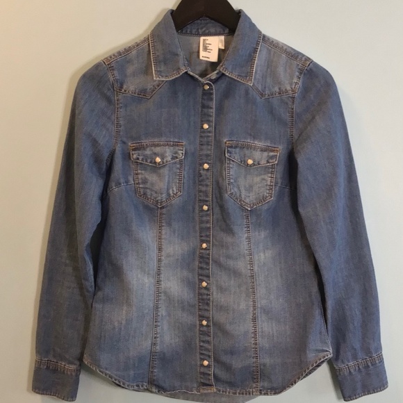 H&M Denim Shirt - Picture 2 of 11